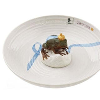 Nymphenburg Bowl with Frog Detail View