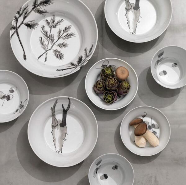 Hering Berlin Piqueur Dinnerware Top down View