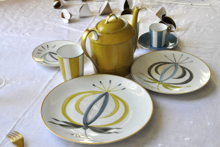 Marie Daage Jardins d’Udaïpur GF Table Setting in Yellows and Greens