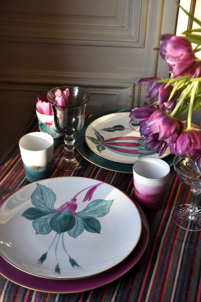 Marie Daage Jardins d’Udaïpur GF Table Setting in Fuchsia and Turquoise
