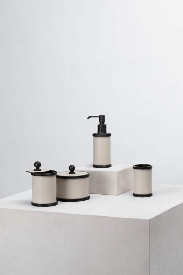 Giobagnara Amalfi Leather Bathroom Collection