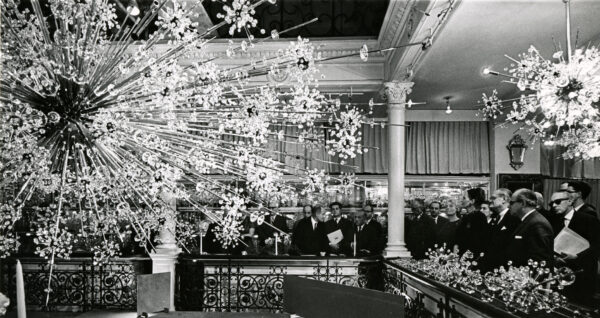 Lobmeyr Metropolitan Chandeliers_Mood_E_WEB