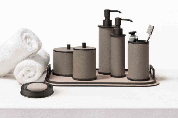 Positano Bathroom set_LIFESTYLE01-100KB Giobagnara Positano Leather Bathroom Collection