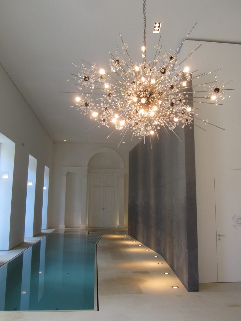 Lobmeyr Metropolitan Chandelier 13 Light in Luxury Home