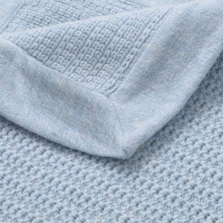 Masserano Tricot Lisa Baby Blanket Blue Mood Close Up Masserano Tricot Lisa Baby Blanket Blue Mood Close Up