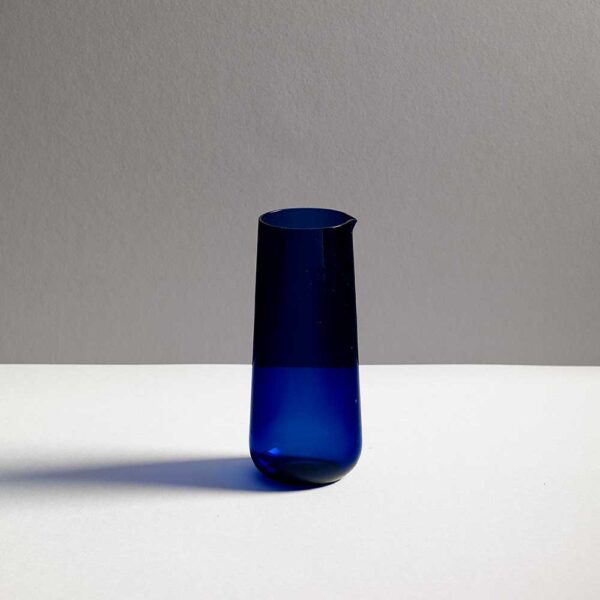 R+D.Lab Luisa 500mL Carafe Lyons Blue R+D.Lab Luisa 500mL Carafe Lyons Blue hand-blown borosilicate glass, dishwasher safe