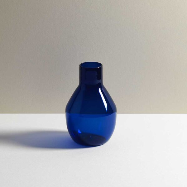 R+D.Lab Tuccio 750mL Carafe Lyons Blue hand-blown borosilicate glass, dishwasher safe