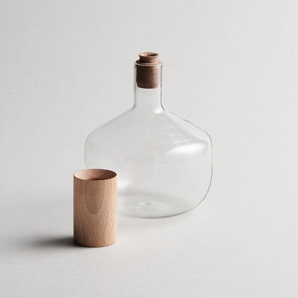 TRULLI_BOTTLE_CLEAR_TBSL_01_D-1200x1200px-100KB R+D.Lab Trulli Short Bottle Clear hand-blown borosilicate glass, dishwasher safe