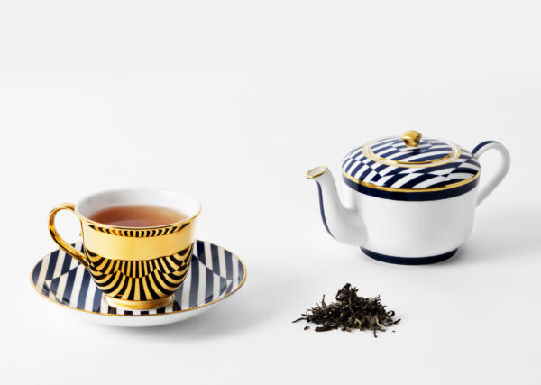 RBPW0001-B_RBRTG-B_RichardBrendon_SuperstripeTeacup_Saucer_Gold_MOOD_A_Web2023 Richard Brendon Superstripe Reflect Gold Teacup and Saucer