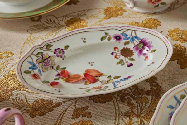 Ginori Granduca Pickle Dish Mood Image on Tablecloth