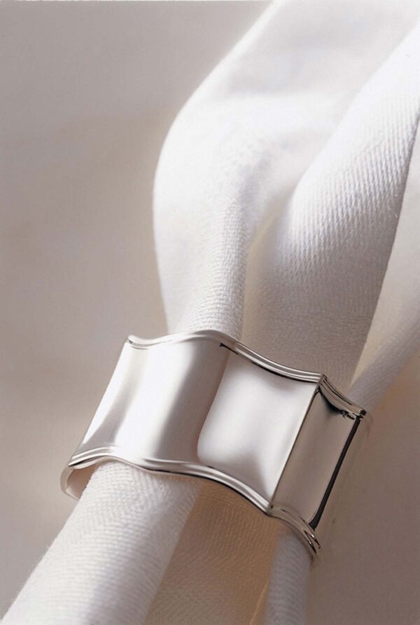R&B-02-Navette-Serviettenring-1200W-100KB Robbe & Berking Navette Silver Napkin Ring with Napkin, Lifestyle Image.