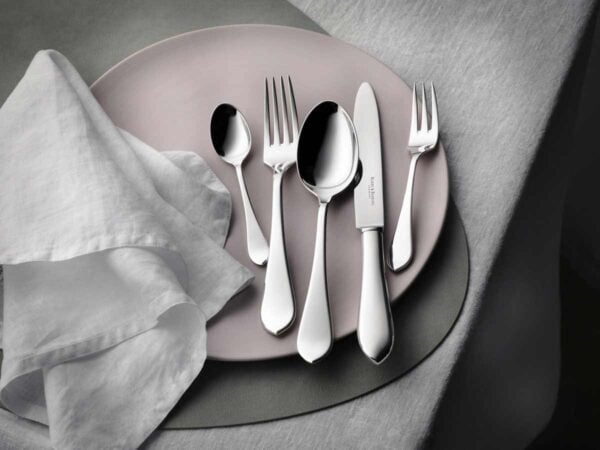 R&B-Silver-Eclipse-5teiliges-Menuebesteck-1200w-100KB Robbe & Berking Silver Flatware lifestyle photo featuring the Eclipse pattern no. 2.