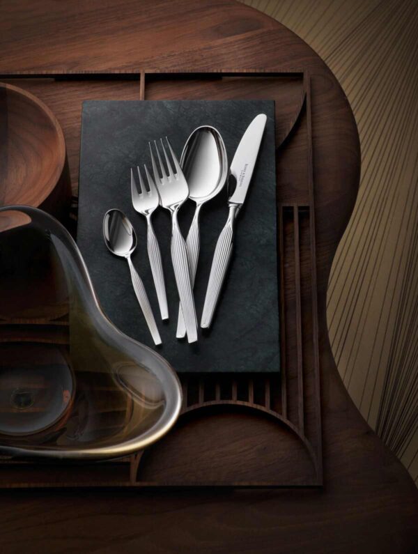 R&B-Silver-Metropolitan-_-5teilig-1200w-100KB Robbe & Berking Silver Flatware lifestyle photo featuring the Alta pattern no. 2.