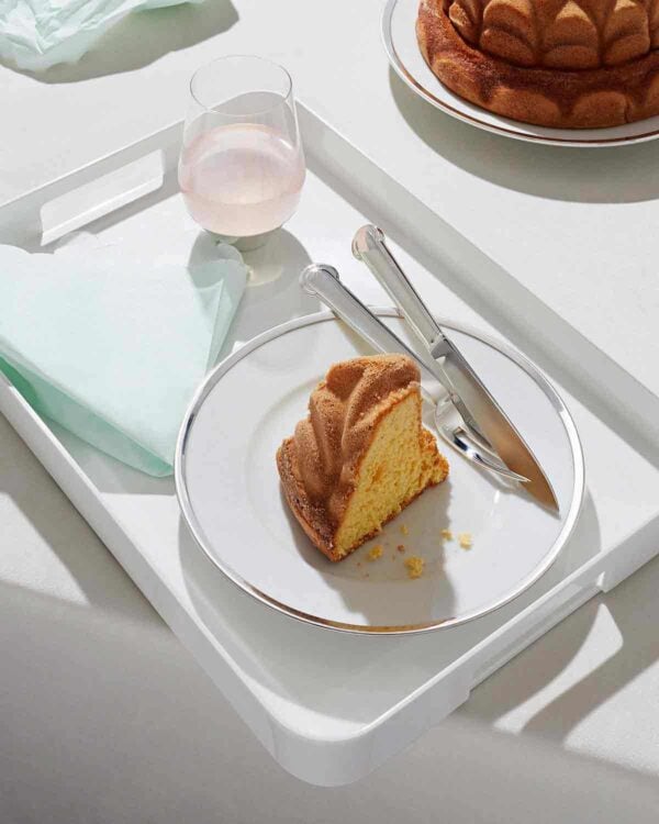PUIFORCAT-MOOD-Collection-Cercle-d'Orfèvre-Annecy-1200w-100KB Puiforcat Cercle d’Orfèvre Porcelain Dinnerware with Annecy Cutlery