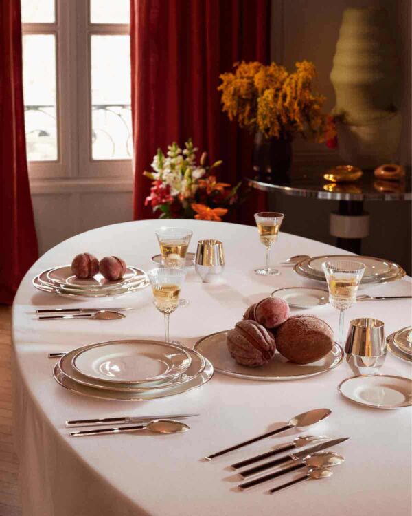 A Set Table Puiforcat Cercle d’Orfèvre Porcelain Dinnerware with Cannes Preciuex Onyx Cutlery