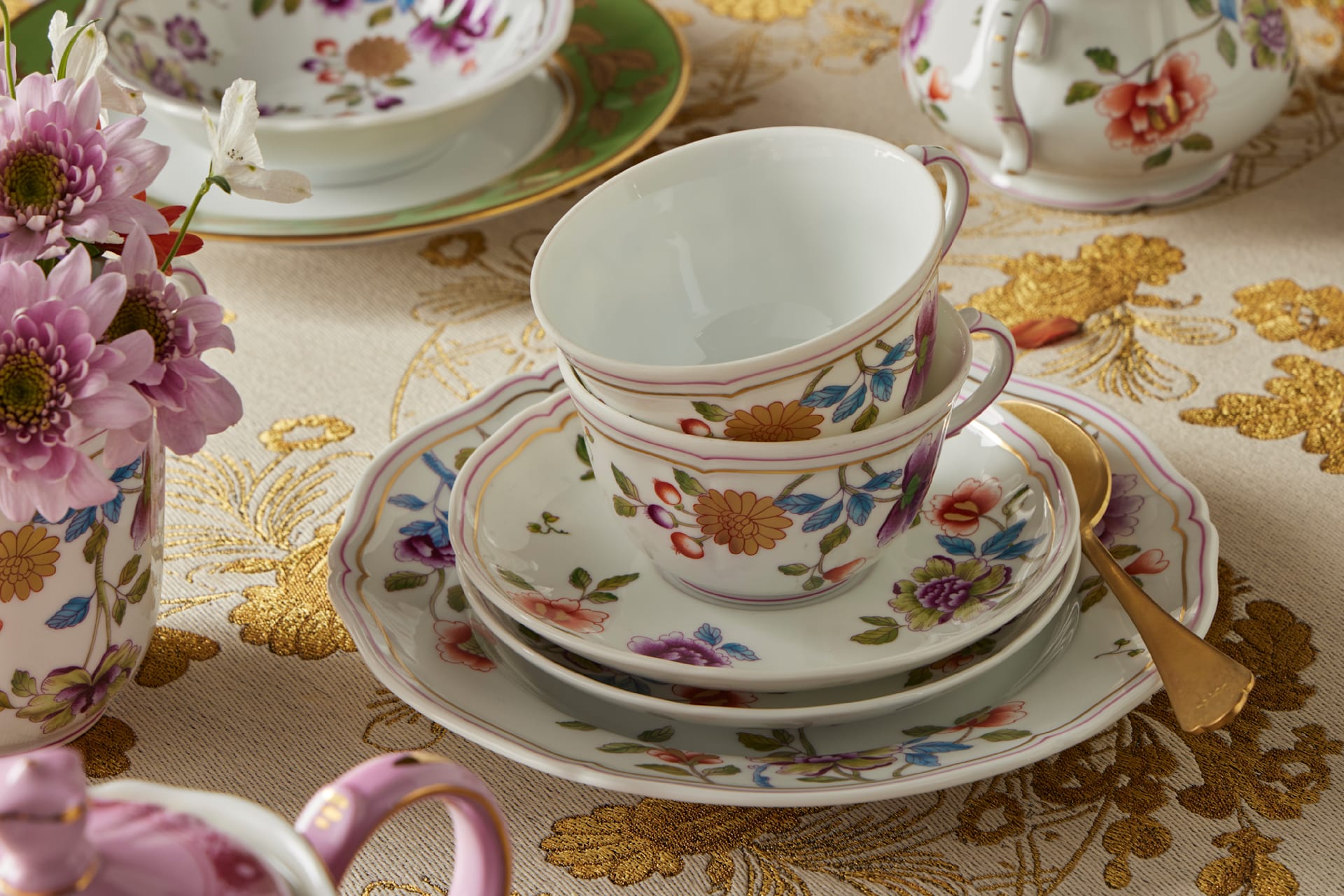 Ginori Granduca Tea Cups and Saucers Mood Image on Tablecloth