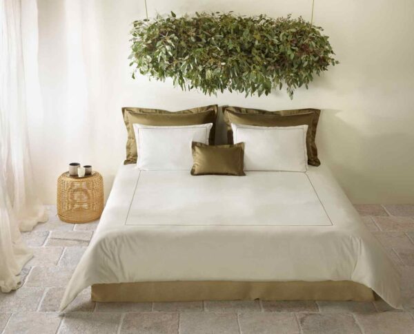 MIRABEL-PARENT-Ato2105-01-1200x1500px-100KB Mirabel Slabbinck Ato Bedding Collection