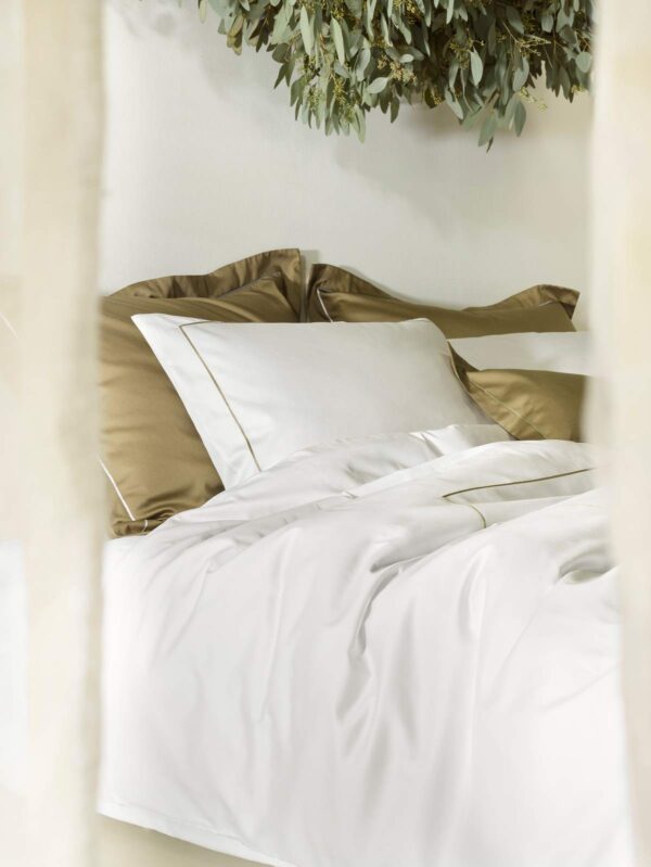 MIRABEL-PARENT-Ato2105-06-1200x1600px-100KB Mirabel Slabbinck Ato Bedding Collection