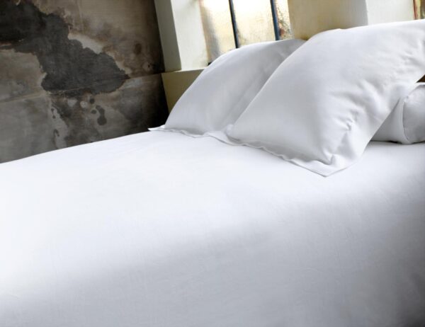 MIRABEL-PARENT-Basic-01-1200x1500px-100KB Mirabel Slabbinck Basic Bedding Collection
