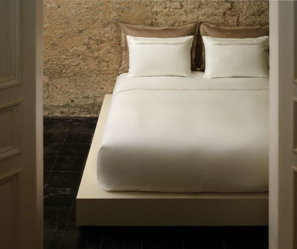 MIRABEL-PARENT-Moya-01-1200x1500px-100KB Mirabel Slabbinck Moya Bedding Collection