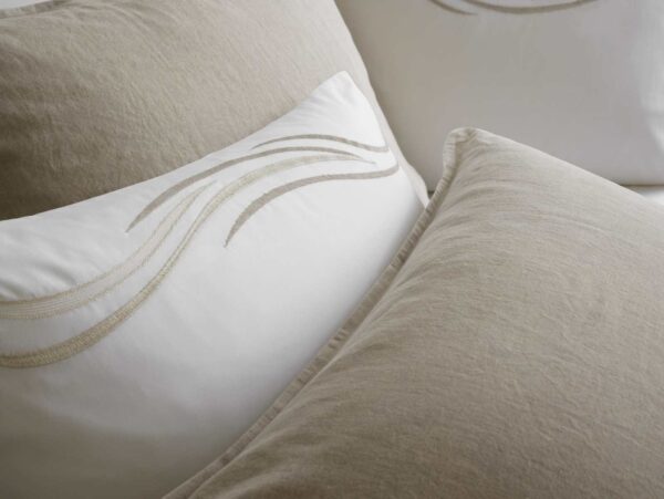 MIRABEL-PARENT-Oshenne-03-1200x1600px-100KB Mirabel Slabbinck Ochenne Bedding Collection