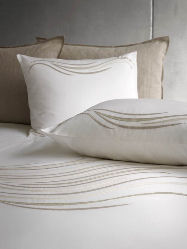 MIRABEL-PARENT-Oshenne-05-1200x1600px-100KB Mirabel Slabbinck Ochenne Bedding Collection