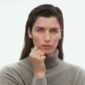 Georg Jensen Offspring Ring in 18 kt yellow gold on model | Kneen & Co