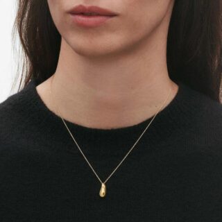 Woman wearing Georg Jensen Reflect Small Pendant Necklace Gold | Kneen & Co