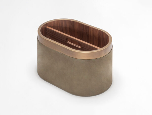 GB-Rivere-GPR1-Dama-Magazine-Holder-LIFESTYLE03-1200w-100KB Riviere Collection | Kneen & Co