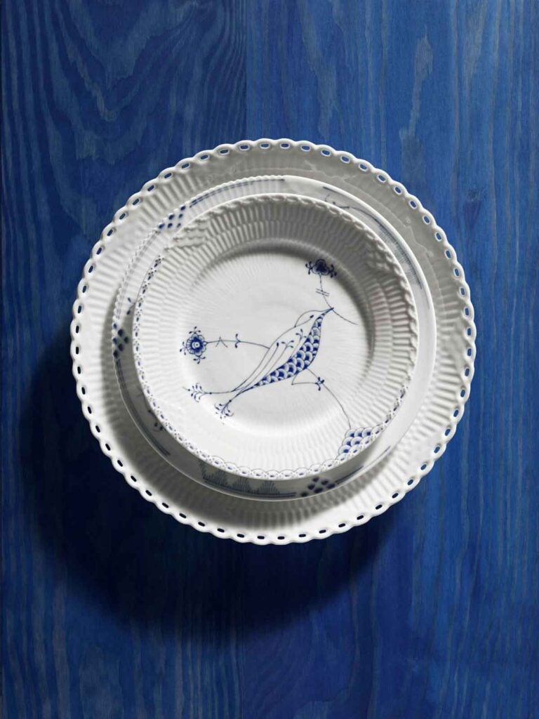 Royal Copenhagen Blue Elements Dinnerware set on table | Kneen & Co