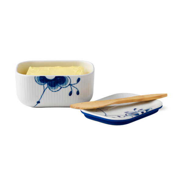 RoyalCopenhagen-1016881-BLUE-MEGA-BUTTER-JAR-03-1200x1200-100KB Royal Copenhagen Blue Fluted Mega Butter Jar with Lid | Kneen & Co
