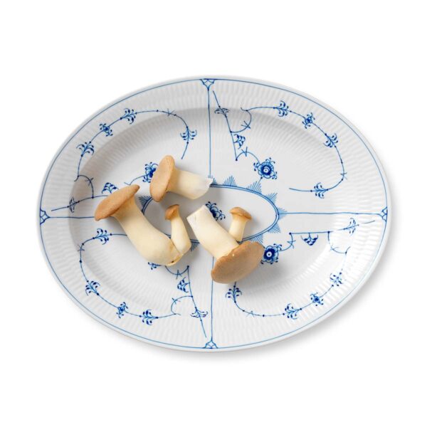 RoyalCopenhagen-1017186-BLUE-FLUTED-PL-DISH-OVAL-35pt5CM-01-1200x1200-100KB Royal Copenhagen Blue Fluted Plain Large Oval Dish shown on table | Kneen & Co