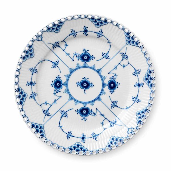 RoyalCopenhagen-1017238-Blue-Fluted-Fl-Plate-19cm-03-1200x1200-100KB Royal Copenhagen Blue Fluted Full Lace Lunch Plate | Kneen & Co