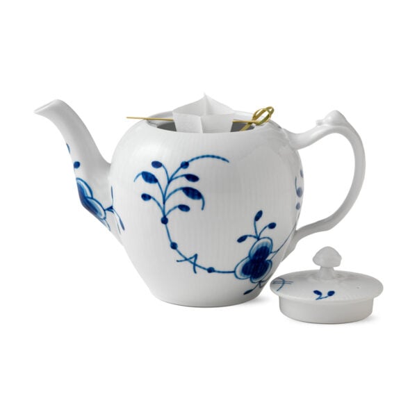 RoyalCopenhagen-1017340-BLUE-MEGA-TEAPOT-100CL-03-1200x1200-100KB Royal Copenhagen Blue Fluted Mega Teapot | Kneen & Co
