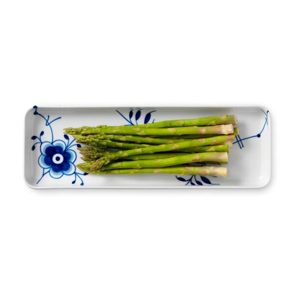 RoyalCopenhagen-1017345-BLUE-MEGA-DISH-36CM-1-1200x1200-100KB Royal Copenhagen Blue Fluted Mega Rectangular Platter with asparagus | Kneen & Co