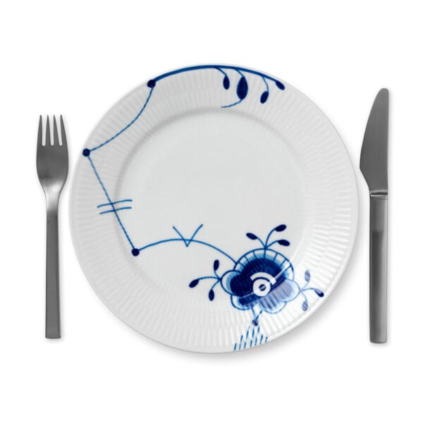 RoyalCopenhagen-1017372-BLUE-MEGA-PLATE-22CM-01-1200x1200-100KB Royal Copenhagen Blue Fluted Mega Medium Plate no. 6 | Kneen & Co