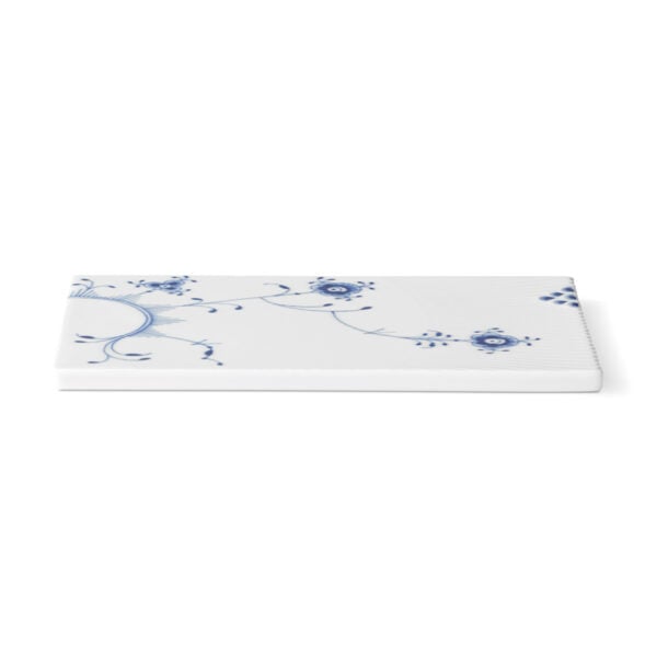 RoyalCopenhagen-1028391-Blue-Elements-Serving-Board-18cm-02-1200x1200-100KB Royal Copenhagen Blue Elements Small Serving Board | Kneen & Co