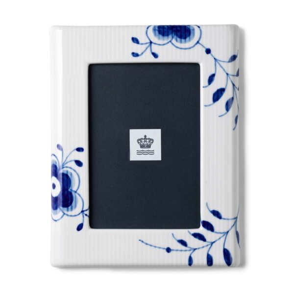 RoyalCopenhagen-1072398-BlueFluted-Mega-PhotoFrame-16pt5x21-cm-10x15-cm-1-1200x1200-100KB Royal Copenhagen Blue Fluted Mega Picture Frame | Kneen & Co
