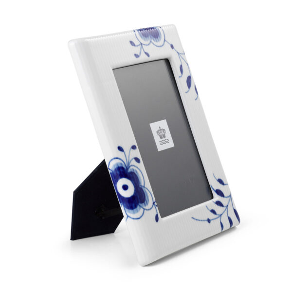 RoyalCopenhagen-1072398-BlueFluted-Mega-PhotoFrame-16pt5x21-cm-10x15-cm-2-1200x1200-100KB Royal Copenhagen Blue Fluted Mega Picture Frame | Kneen & Co