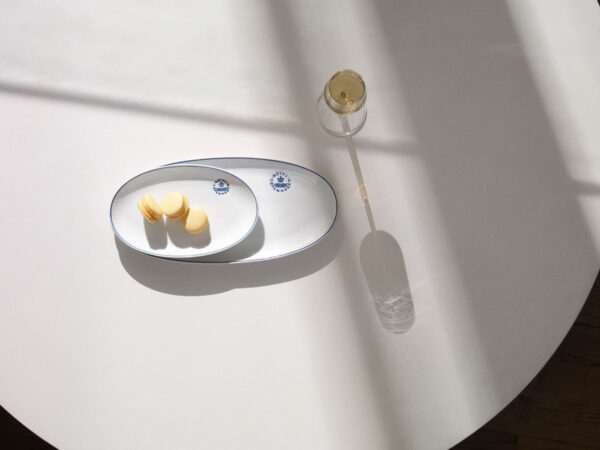 RC-Blueline-Oval-dish-23,5cm-Oval-dish-37cm-1200w-100KB Royal Copenhagen Blueline Dinnerware set on table | Kneen & Co