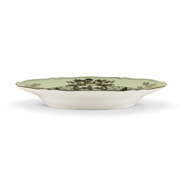 Ginori 1735 Oriente Italiano Bario Dessert Plate shown on table | Kneen & Co