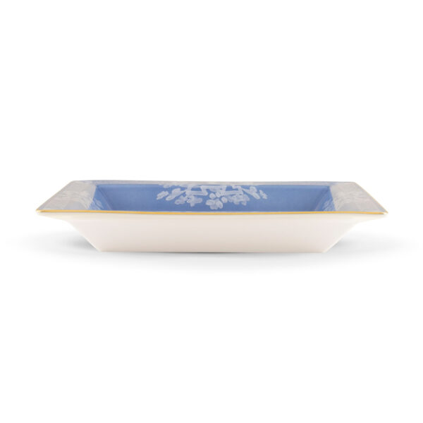 GINORI-OrienteItal-PREVINCA-017RG02-FG6836010245G00124400-3-1200x1200-100KB Ginori 1735 Oriente Italiano Pervinca Large Squared Vide Poche shown on table | Kneen & Co