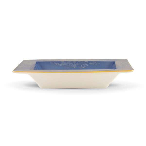 GINORI-OrienteItal-PREVINCA-017RG02-FG6838010150G00124400-3-1200x1200-100KB Ginori 1735 Oriente Italiano Pervinca Rectangular Vide Poche shown on table | Kneen & Co