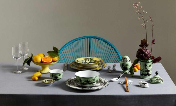 Ginori 1735 Oriente Italiano assorted dinnerware set on table | Kneen & Co