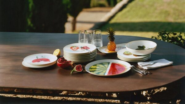 Hermes Kaorumi Dinnerware set on table | Kneen & Co