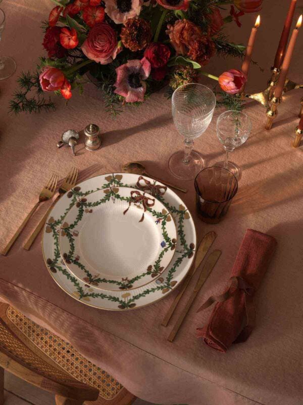 RC-Christmas-Dinner-Star-Fluted-Christmas-02-1200w-100KB Royal Copenhagen Star Fluted Christmas DInnerware set on table | Kneen & Co