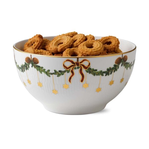 RoyalCopenhagen-1017448-STAR-FLUTEDBowl-180CL-02-1200x1200-100KB Royal Copenhagen Star Fluted Christmas Large Bowl | Kneen & Co