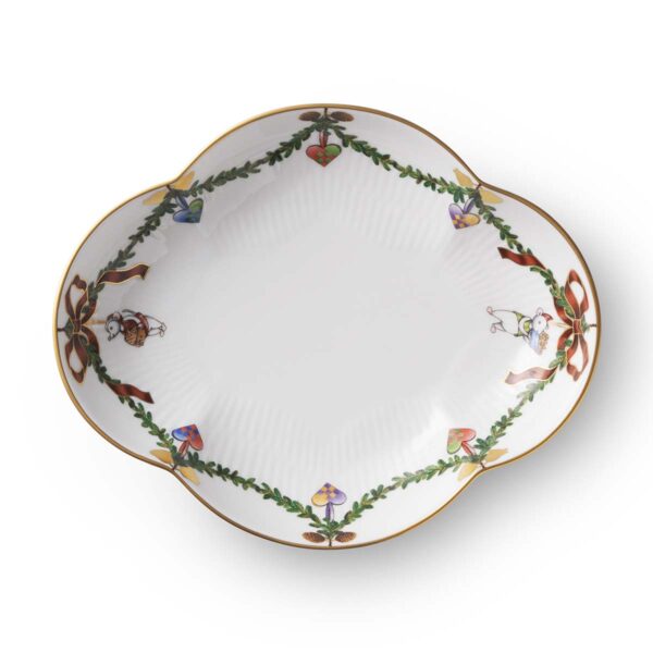 RoyalCopenhagen-1055053-Star-Fluted-Dish-17pt5cm-01-1200x1200-100KB Royal Copenhagen Star Fluted Christmas Dessert Dish | Kneen & Co