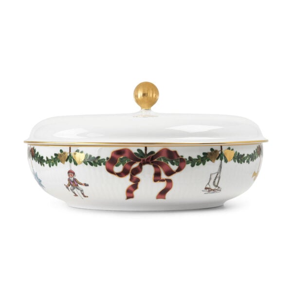 RoyalCopenhagen-1064783-Star-Fluted-ChristmasBowl-with-Lid-2-1200x1200-100KB Royal Copenhagen Star Fluted Christmas Bowl with Lid | Kneen & Co