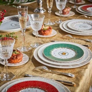 BernardaudNoel-MOOD-22170-02-Bertrand-Bozon-6570×4380-1200w-100KB Bernardaud Noël Dinnerware set on Holiday Table | Kneen & Co